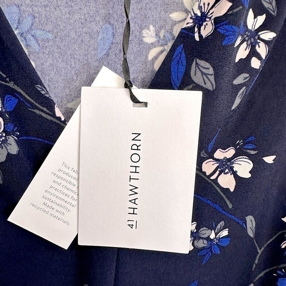 NWT 41 Hawthorn Breyson Dark Navy Floral Pleated Sleeveless Blouse Top XSP - Picture 7 of 10